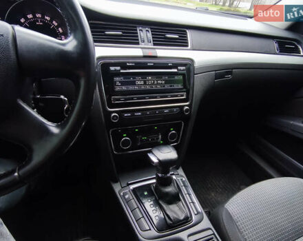 Черный Шкода Суперб, объемом двигателя 1.8 л и пробегом 242 тыс. км за 8600 $, фото 6 на Automoto.ua