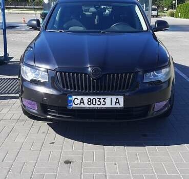 Черный Шкода Суперб, объемом двигателя 1.8 л и пробегом 330 тыс. км за 7500 $, фото 2 на Automoto.ua