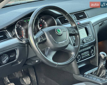 Черный Шкода Суперб, объемом двигателя 1.6 л и пробегом 220 тыс. км за 10600 $, фото 15 на Automoto.ua