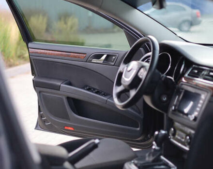 Чорний Шкода Суперб, об'ємом двигуна 2 л та пробігом 239 тис. км за 11400 $, фото 7 на Automoto.ua