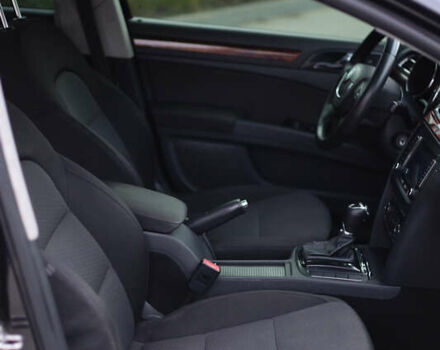 Чорний Шкода Суперб, об'ємом двигуна 2 л та пробігом 239 тис. км за 11400 $, фото 13 на Automoto.ua