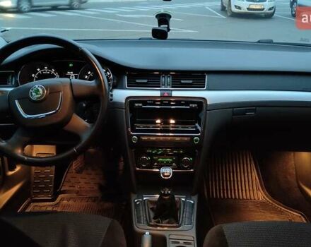 Черный Шкода Суперб, объемом двигателя 1.8 л и пробегом 149 тыс. км за 12000 $, фото 14 на Automoto.ua