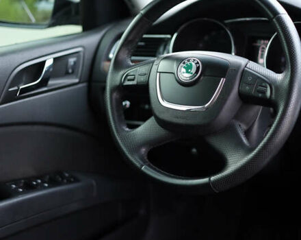 Чорний Шкода Суперб, об'ємом двигуна 2 л та пробігом 239 тис. км за 11400 $, фото 15 на Automoto.ua