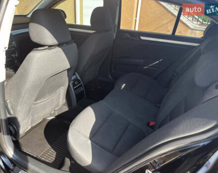 Черный Шкода Суперб, объемом двигателя 2 л и пробегом 299 тыс. км за 11300 $, фото 11 на Automoto.ua