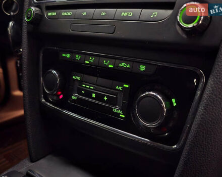 Черный Шкода Суперб, объемом двигателя 1.8 л и пробегом 253 тыс. км за 10799 $, фото 19 на Automoto.ua