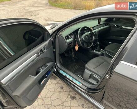 Чорний Шкода Суперб, об'ємом двигуна 2 л та пробігом 351 тис. км за 12800 $, фото 16 на Automoto.ua