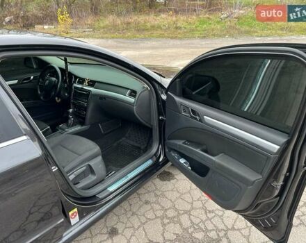 Чорний Шкода Суперб, об'ємом двигуна 2 л та пробігом 351 тис. км за 12800 $, фото 21 на Automoto.ua