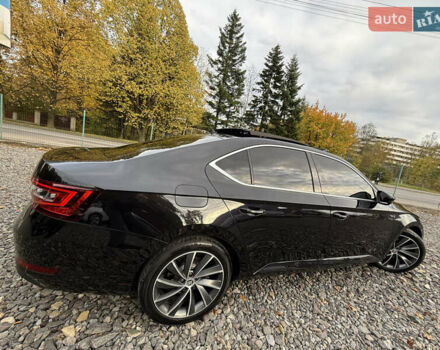 Чорний Шкода Суперб, об'ємом двигуна 2 л та пробігом 208 тис. км за 18399 $, фото 12 на Automoto.ua