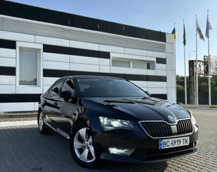 Черный Шкода Суперб, объемом двигателя 1.6 л и пробегом 198 тыс. км за 15990 $, фото 1 на Automoto.ua