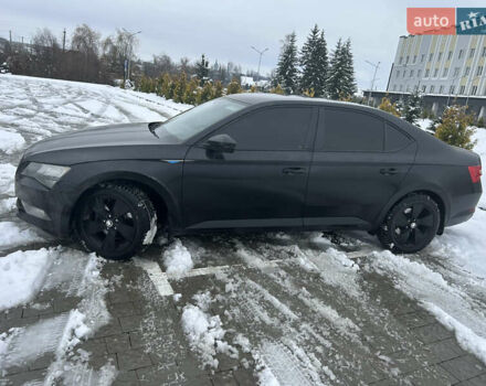 Чорний Шкода Суперб, об'ємом двигуна 1.6 л та пробігом 202 тис. км за 14300 $, фото 4 на Automoto.ua