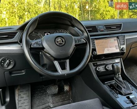 Черный Шкода Суперб, объемом двигателя 2 л и пробегом 242 тыс. км за 17999 $, фото 144 на Automoto.ua