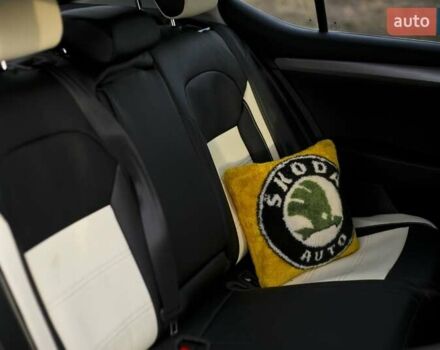 Черный Шкода Суперб, объемом двигателя 1.8 л и пробегом 150 тыс. км за 16000 $, фото 6 на Automoto.ua