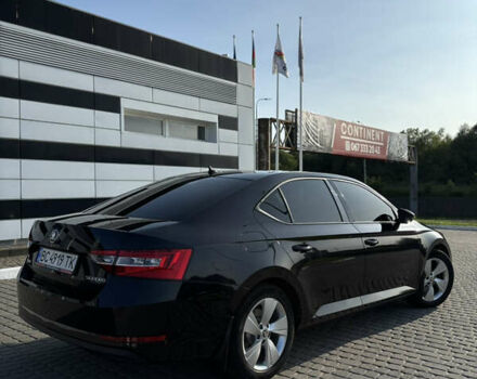 Черный Шкода Суперб, объемом двигателя 1.6 л и пробегом 198 тыс. км за 15990 $, фото 3 на Automoto.ua