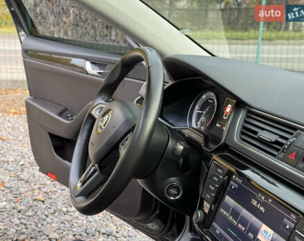 Чорний Шкода Суперб, об'ємом двигуна 2 л та пробігом 208 тис. км за 18399 $, фото 32 на Automoto.ua