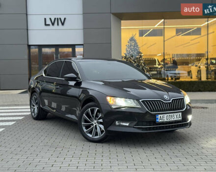 Черный Шкода Суперб, объемом двигателя 1.8 л и пробегом 145 тыс. км за 19500 $, фото 2 на Automoto.ua