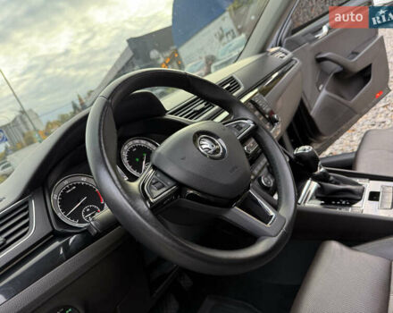 Чорний Шкода Суперб, об'ємом двигуна 2 л та пробігом 208 тис. км за 18399 $, фото 51 на Automoto.ua