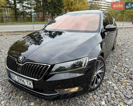 Чорний Шкода Суперб, об'ємом двигуна 2 л та пробігом 208 тис. км за 18399 $, фото 1 на Automoto.ua