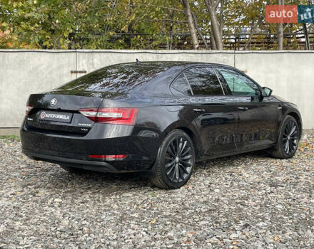 Шкода Суперб 2017 у Києві на Automoto.ua Чорний Шкода Суперб, об'ємом двигуна 1.97 л та пробігом 262 тис. км за 22490 $, фото 10 на Automoto.ua