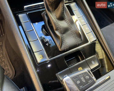 Чорний Шкода Суперб, об'ємом двигуна 2 л та пробігом 319 тис. км за 18500 $, фото 46 на Automoto.ua