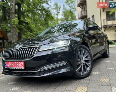 Черный Шкода Суперб, объемом двигателя 2 л и пробегом 209 тыс. км за 27950 $, фото 156 на Automoto.ua