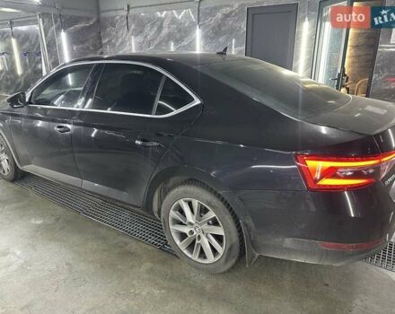 Черный Шкода Суперб, объемом двигателя 2 л и пробегом 92 тыс. км за 29800 $, фото 2 на Automoto.ua