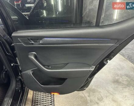 Черный Шкода Суперб, объемом двигателя 2 л и пробегом 92 тыс. км за 29800 $, фото 11 на Automoto.ua