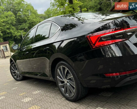 Чорний Шкода Суперб, об'ємом двигуна 2 л та пробігом 209 тис. км за 27999 $, фото 155 на Automoto.ua