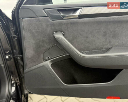 Чорний Шкода Суперб, об'ємом двигуна 2 л та пробігом 115 тис. км за 38700 $, фото 78 на Automoto.ua