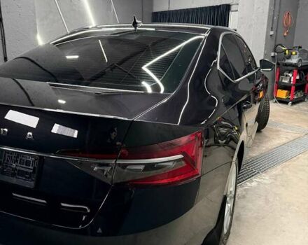 Черный Шкода Суперб, объемом двигателя 2 л и пробегом 87 тыс. км за 35850 $, фото 1 на Automoto.ua