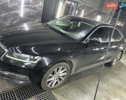 Черный Шкода Суперб, объемом двигателя 2 л и пробегом 92 тыс. км за 29800 $, фото 1 на Automoto.ua