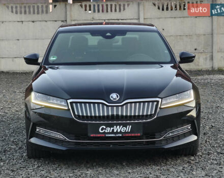 Черный Шкода Суперб, объемом двигателя 1.4 л и пробегом 134 тыс. км за 31999 $, фото 1 на Automoto.ua