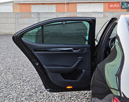 Черный Шкода Суперб, объемом двигателя 1.4 л и пробегом 134 тыс. км за 31999 $, фото 26 на Automoto.ua