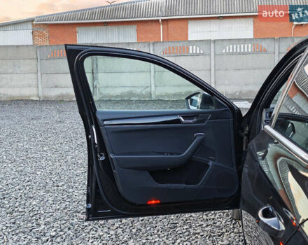 Черный Шкода Суперб, объемом двигателя 1.4 л и пробегом 134 тыс. км за 31999 $, фото 18 на Automoto.ua