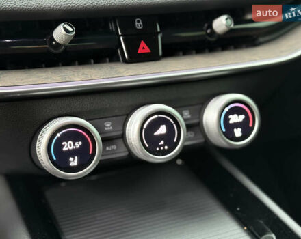 Черный Шкода Суперб, объемом двигателя 1.98 л и пробегом 31 тыс. км за 48300 $, фото 16 на Automoto.ua