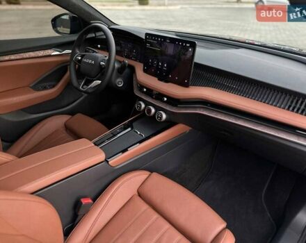 Черный Шкода Суперб, объемом двигателя 1.98 л и пробегом 6 тыс. км за 55555 $, фото 55 на Automoto.ua