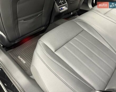 Черный Шкода Суперб, объемом двигателя 1.98 л и пробегом 1 тыс. км за 59999 $, фото 42 на Automoto.ua