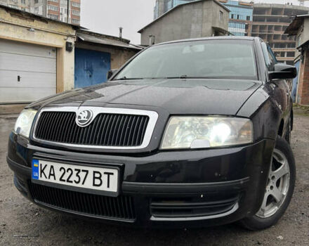 Черный Шкода Суперб, объемом двигателя 1.8 л и пробегом 323 тыс. км за 4250 $, фото 1 на Automoto.ua