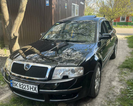 Черный Шкода Суперб, объемом двигателя 2.5 л и пробегом 260 тыс. км за 4900 $, фото 1 на Automoto.ua