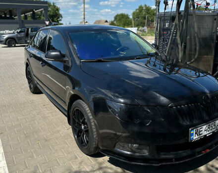 Черный Шкода Суперб, объемом двигателя 2 л и пробегом 280 тыс. км за 10700 $, фото 1 на Automoto.ua