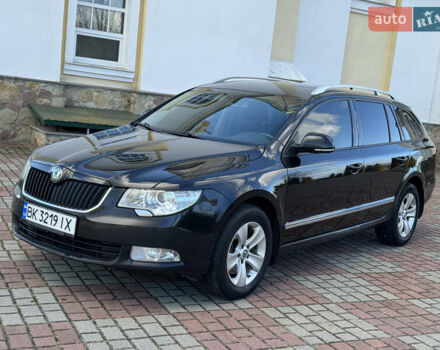Черный Шкода Суперб, объемом двигателя 2 л и пробегом 212 тыс. км за 11300 $, фото 1 на Automoto.ua