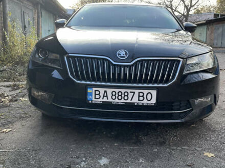 Черный Шкода Суперб, объемом двигателя 1.8 л и пробегом 210 тыс. км за 15800 $, фото 1 на Automoto.ua