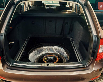 Шкода Суперб 2014 у Києві на Automoto.ua Фіолетовий Шкода Суперб, об'ємом двигуна 1.8 л та пробігом 240 тис. км за 11900 $, фото 26 на Automoto.ua