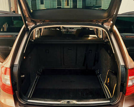 Шкода Суперб 2014 у Києві на Automoto.ua Фіолетовий Шкода Суперб, об'ємом двигуна 1.8 л та пробігом 240 тис. км за 11900 $, фото 23 на Automoto.ua