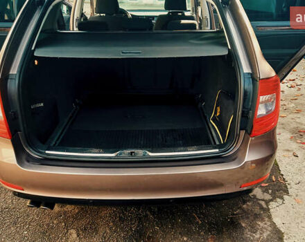 Шкода Суперб 2014 у Києві на Automoto.ua Фіолетовий Шкода Суперб, об'ємом двигуна 1.8 л та пробігом 240 тис. км за 11900 $, фото 22 на Automoto.ua