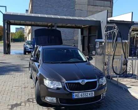 Коричневый Шкода Суперб, объемом двигателя 1.8 л и пробегом 180 тыс. км за 9000 $, фото 1 на Automoto.ua