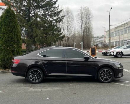 Коричневий Шкода Суперб, об'ємом двигуна 2 л та пробігом 200 тис. км за 19700 $, фото 5 на Automoto.ua