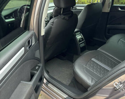 Коричневый Шкода Суперб, объемом двигателя 1.8 л и пробегом 255 тыс. км за 8500 $, фото 13 на Automoto.ua