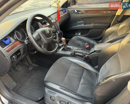 Коричневый Шкода Суперб, объемом двигателя 1.97 л и пробегом 360 тыс. км за 10000 $, фото 7 на Automoto.ua