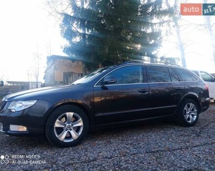 Коричневый Шкода Суперб, объемом двигателя 2 л и пробегом 329 тыс. км за 9700 $, фото 2 на Automoto.ua