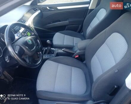 Коричневый Шкода Суперб, объемом двигателя 2 л и пробегом 329 тыс. км за 9700 $, фото 21 на Automoto.ua